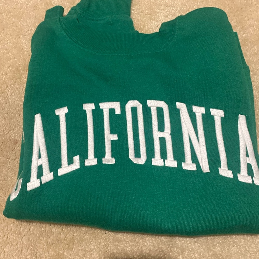 Green comfy crew neck